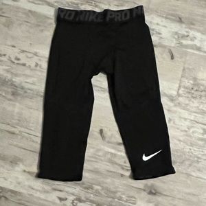 Nike Pro Dri-FIT
Big Kids' (Boys') 3/4-Length Tights